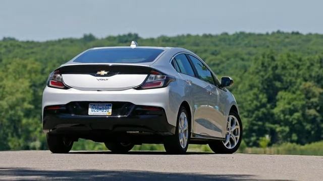 2018 Chevrolet Volt Performance and Driving Impressions Review смотреть онлайн