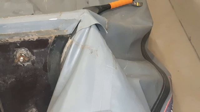 Ремонт лодки ПВХ: травит под транцем и в носовой части. Часть №1 смотреть онлайн