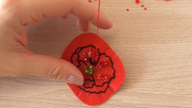 Брошь Мак из бисера. Как сделать брошь. Мастер-класс. / DIY Brooch Beaded Red poppy смотреть онлайн