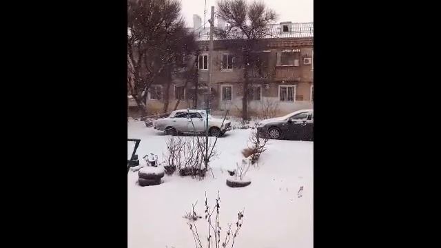 Шарль Азнавур Падает снег смотреть онлайн