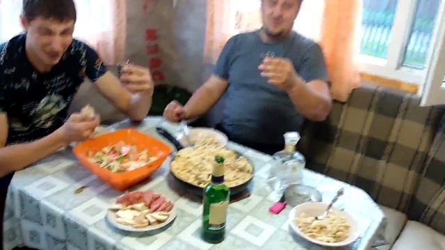 Дача. Обед полным ходом смотреть онлайн