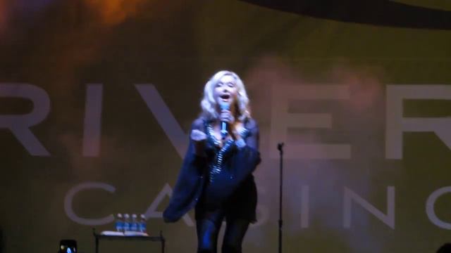 Olivia Newton-John sings "Magic" from Xanadu at Northalsted Market Days 08-12 смотреть онлайн