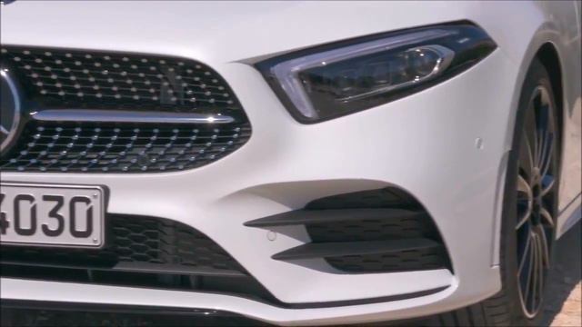 ALL NEW 2019 MERCEDES-BENZ A CLASS 200 l DRIVING l DESIGN смотреть онлайн