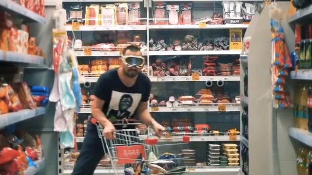 Пришли к друзьям посмотреть кино смотреть онлайн