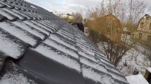 Как установить снегозадержатели на кровлю из металлочерепицы своими руками.