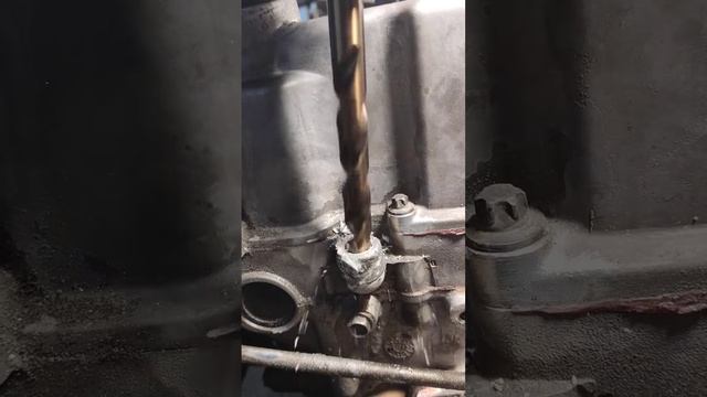 Сварка алюминия.Ремонт резьбы датчика давления масла Lada kalina. #сваркаалюминия #саратов смотреть онлайн