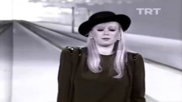 Zerrin Özer - Her şey seninle güzel