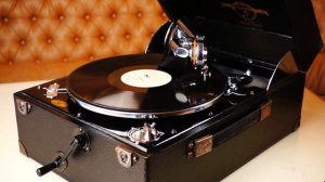 Серебряная Гитара муз. А. Ковача - Танго /  Патефон Columbia Grafonola 202, Англия, 1929