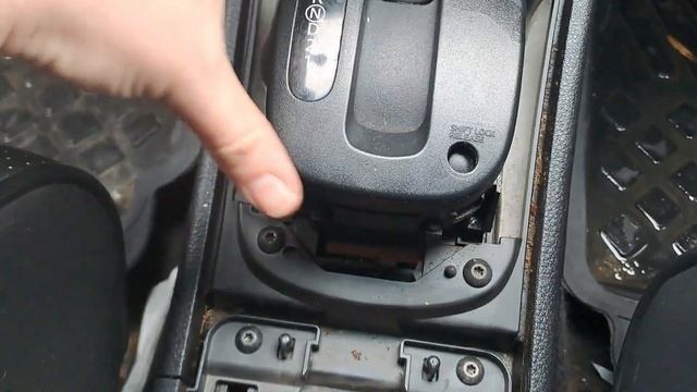 Nissan Tiida 2008, не работает Овердрайв / Overdrive. Как разобрать селектор АКПП для замены лампы смотреть онлайн