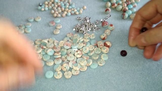 A set of jewelry. Колье и серьги смотреть онлайн