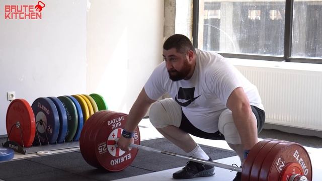 Lasha Talakhadze - 215kg Snatch | Olympic weightlifting training camp in Georgia. смотреть онлайн