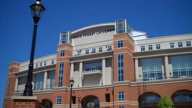 Tour Guide: Winston-Salem, NC смотреть онлайн