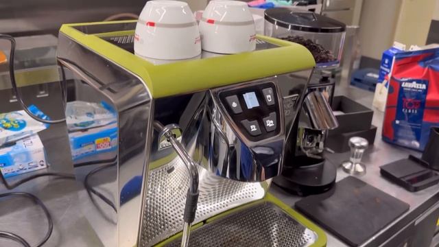 ラテアートにおすすめエスプレッソマシン オスカームード シモネリ nuova SIMONELLI ヌォーヴァ シモネリ Oscar Mood セミオート エスプレッソメーカー エスプレッソマシーン смотреть онлайн