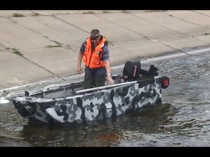 Лодка №2 из пенополистирола и стеклоткани. Килевато-изогнутые обводы.