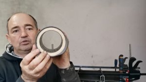 Конструкция приспособления для экономии компонентов из ППУ.