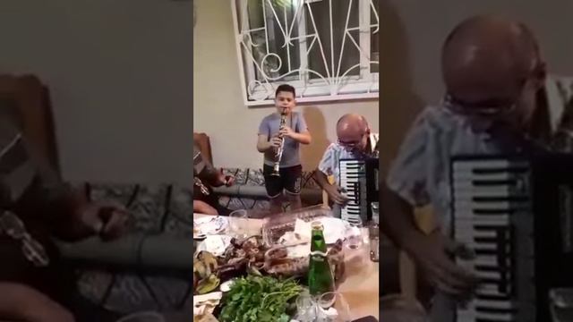 Боря Адамян кларнет карои туш////Adamyan Borya klarnet karoi tush смотреть онлайн