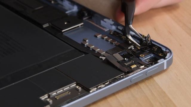 iPad Air (2020) Teardown: Long Live Touch ID смотреть онлайн