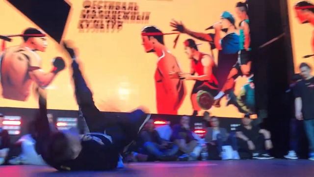 BEETLE (NAVI) x ЗДЕСЬ И СЕЙЧАС смотреть онлайн