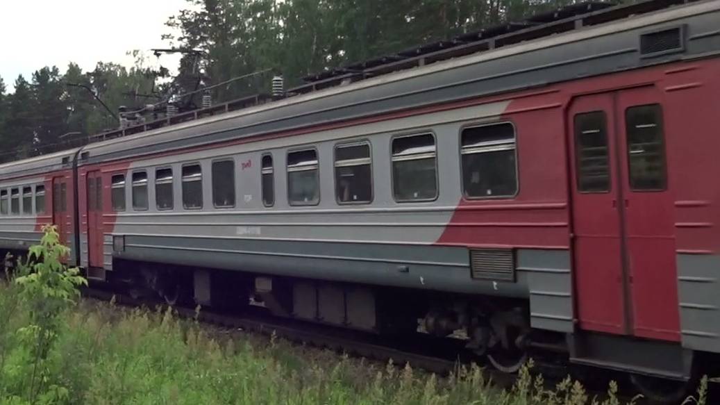 Электропоезд ЭД9М-0191 следует по перегону Толоконцево - Киселиха смотреть онлайн