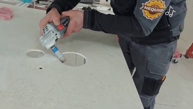 Чем увеличить и формировать отверстия в керамограните? (NeQuiid Services) смотреть онлайн