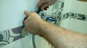 Ремонт смесителя для ванны ИДДИС.