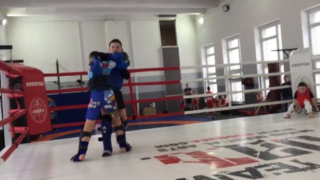 Саша Леонов тайский бокс Р.О.Д.Ъ. смотреть онлайн