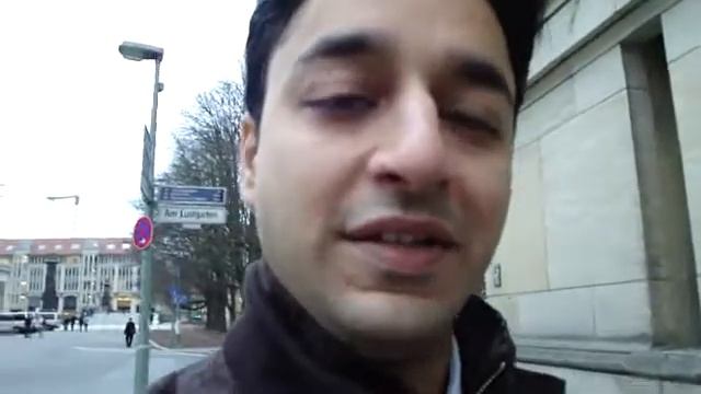 Outside Neues Museum, Berlin смотреть онлайн