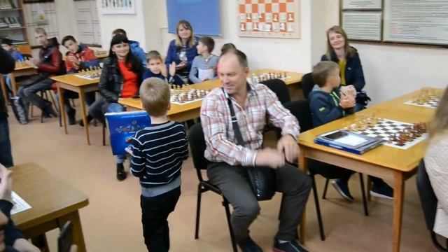 Илья 6 лет - 2-е место и 3-й разряд по шахматам смотреть онлайн