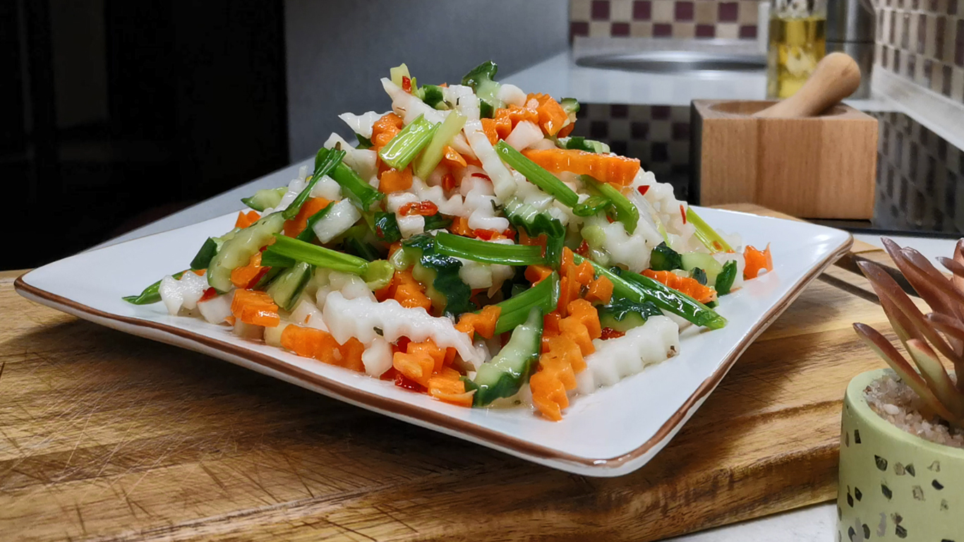 Японцы едят его каждый день! Самый ЗНАМЕНИТЫЙ японский САЛАТ "Фудзи" с редькой, вкусно и полезно! смотреть онлайн