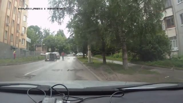 Матиз перевернулся Matiz Overturned.