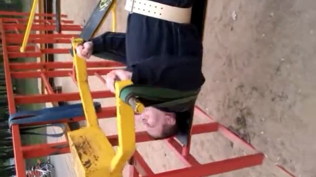 Динамический жим лежа с использованием резиновых петель на блоке смотреть онлайн