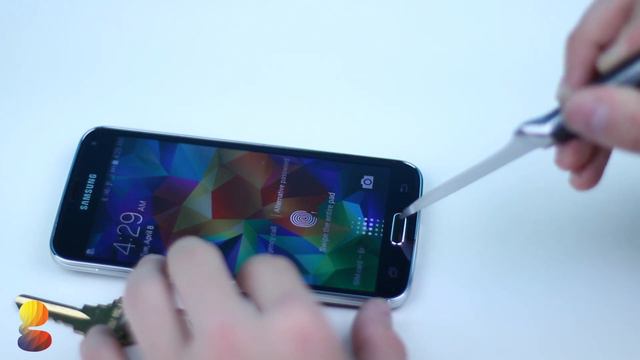Samsung Galaxy S5 Fingerprint Scanner Scratch Test - Does it work? смотреть онлайн