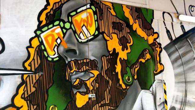 Graffiti in Camden Town, part 5./Уличная живопись в районе Камден Таун, часть 5. смотреть онлайн
