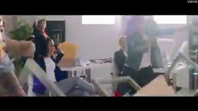 The Best Song Ever has a Bad Touch смотреть онлайн