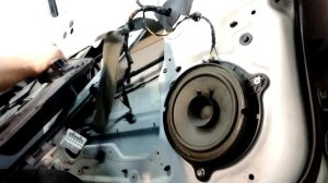 Колеос. Разборка передней двери. Не открывается снаружи