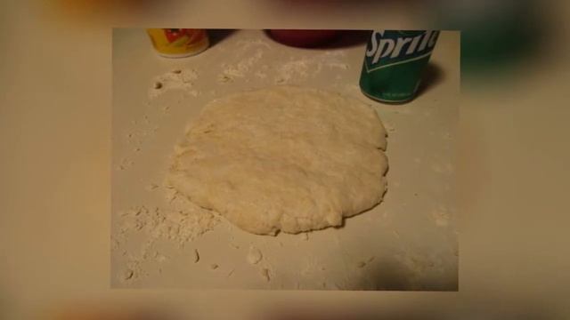 Делаем тесто для оладий с помощью газировки Sprite! Пышные оладьи без кефира и дрожжей! смотреть онлайн