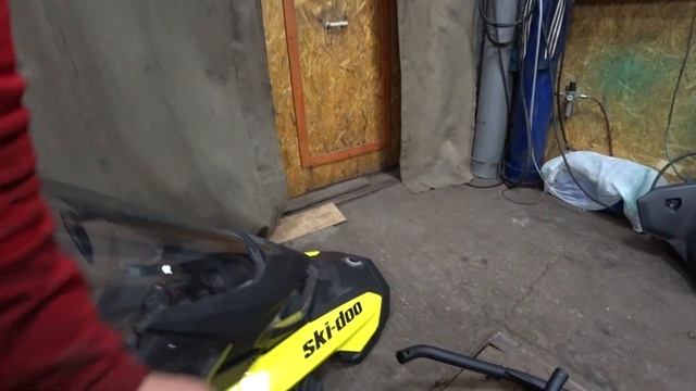 Ski-doo G 4 - EXPEDITION 900 АСЕ разбор .подключение навигации и других источников питания смотреть онлайн