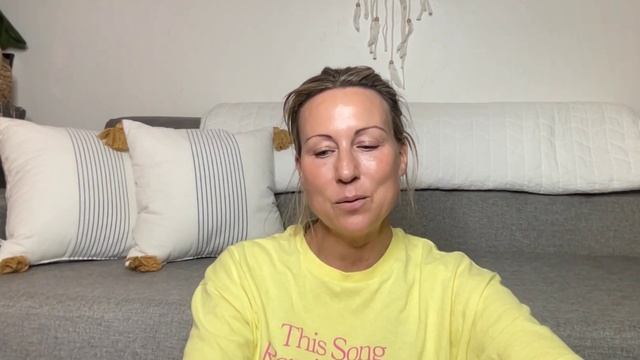 RUMI ORACLE GUIDEBOOK #15 - DIVINE MOTHER MANIFESTS смотреть онлайн