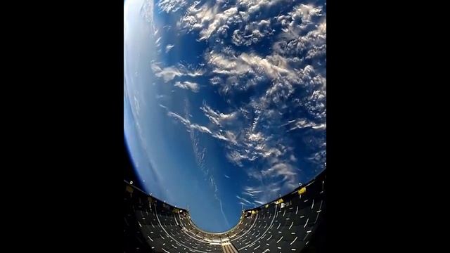 Space espace la terre n'est pas très plate . ISS SSI смотреть онлайн