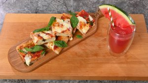 Пицца Маргарита. Арбузный лимонад