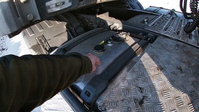 Топливные баки и некоторые моменты с ними. SCANIA P440 в подробностях. 15.03.2022. смотреть онлайн