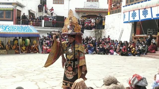 #FIRST DAY OF TORGYA DUNGYUR FESTIVAL #BHAI CHOMBEY VLOG смотреть онлайн