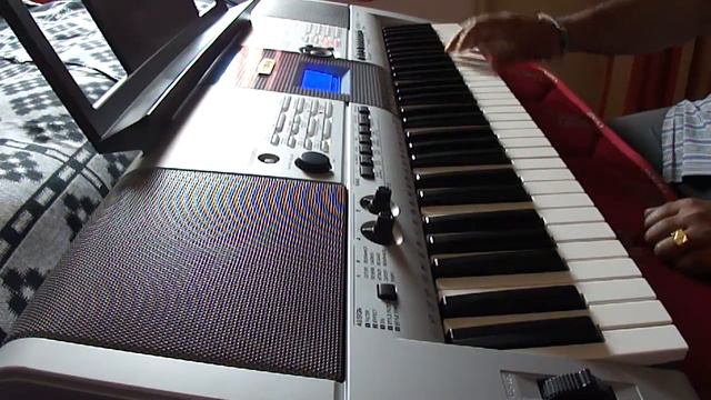 Piano cover of the song 'Teri meri' from the movie 'Bodyguard' on my YAMAHA PSR I425. смотреть онлайн