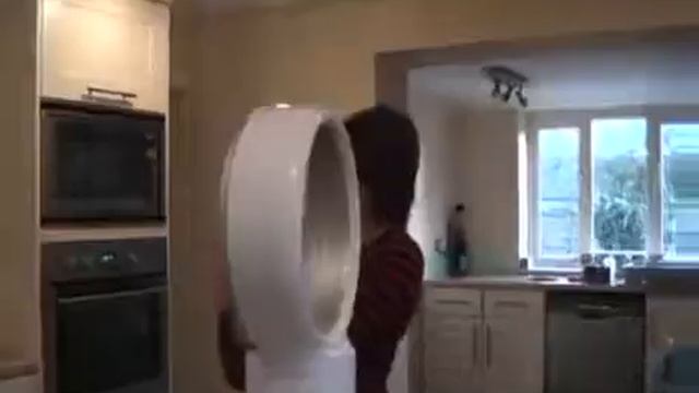 Ребенок и вентилятор смотреть онлайн