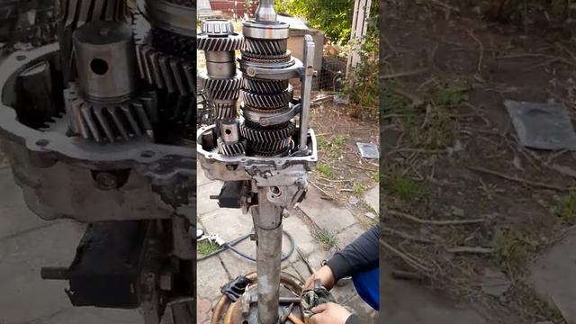 Устанавливаем шестеренку задней скорости кпп газель