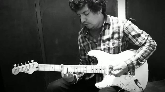 Guitarra Fender Mexico Stratocaster HH mod смотреть онлайн