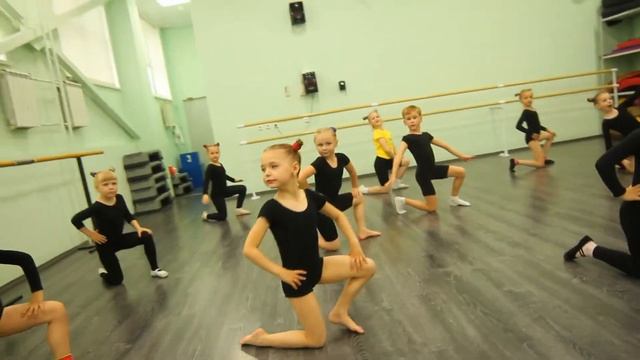 STAR KIDS смотреть онлайн