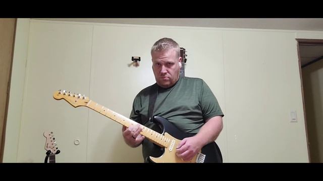 Squire Bullet vs USA Fender APii смотреть онлайн