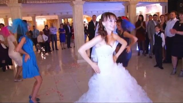 Танец невесты и подружек 2012 Кишинев смотреть онлайн