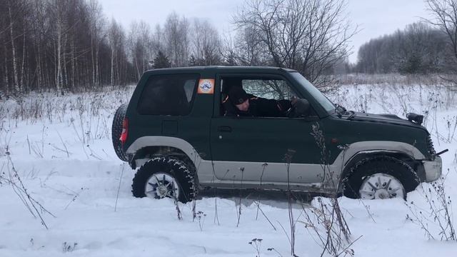 Предновогодняя прогулка по лайту. Pajero mini, Land Rover и Уаз. Экстрим Off-Road Арзамас смотреть онлайн